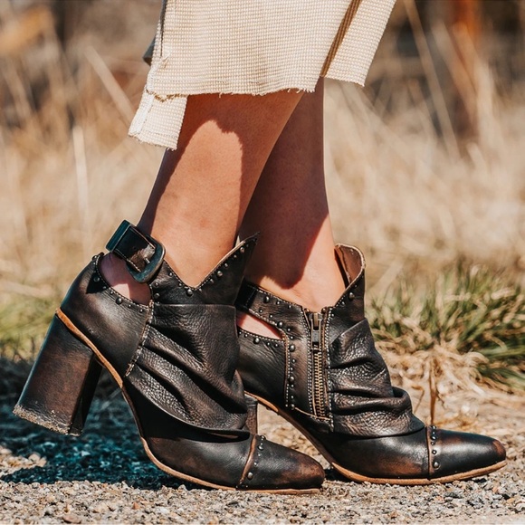 Freebird By Steven Jericho Leather Studded Booties Size 11 - Picture 2 of 15